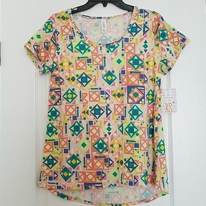 NWT LuLaRoe Woman's Classic T